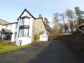 Great location, quiet yet 5 mins to Bowness centre, with walks from the door and parking